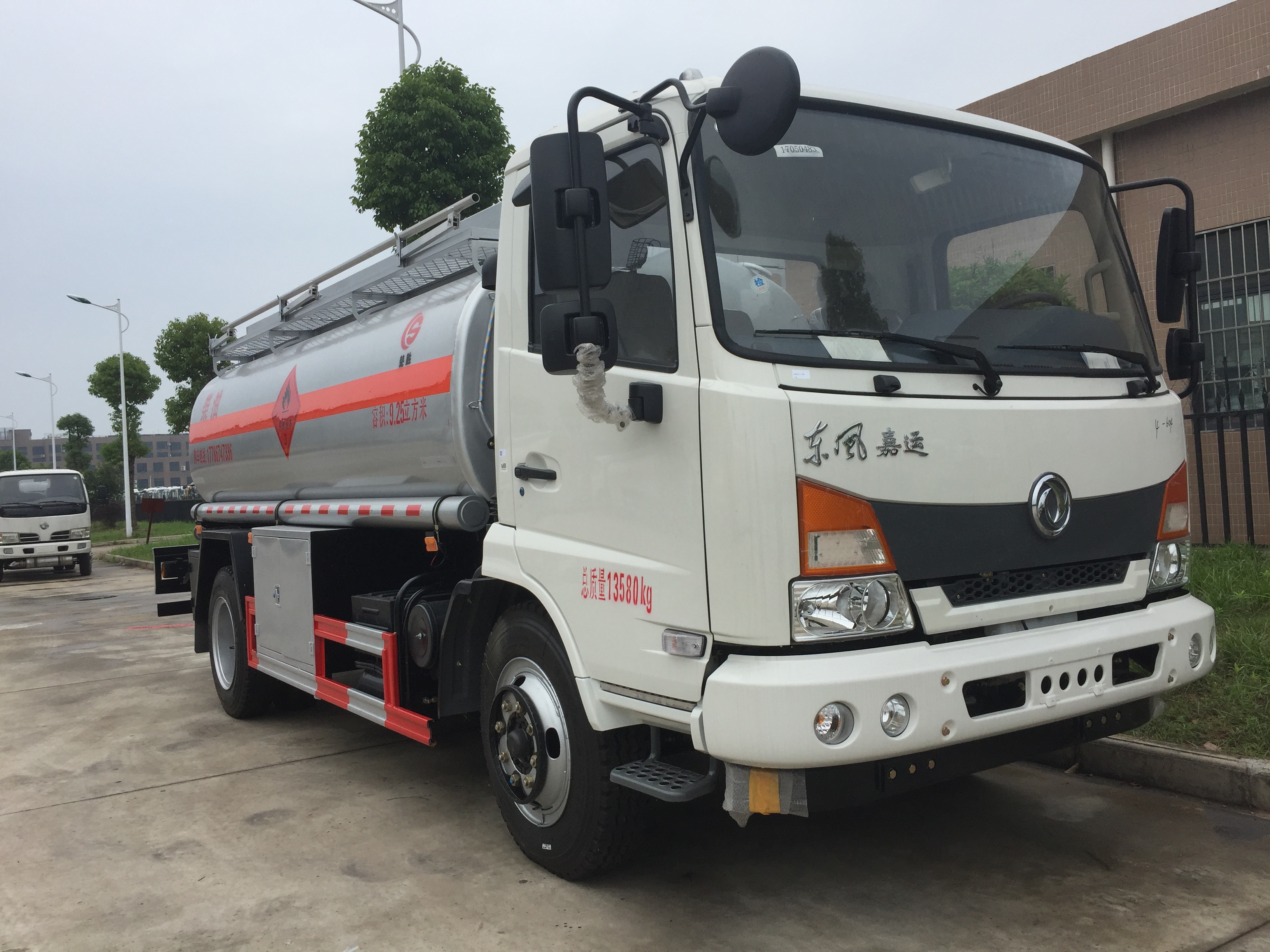 5方油罐車 高效運輸的中堅力量 — 廈工楚勝（湖北）專用汽車制造產品解析